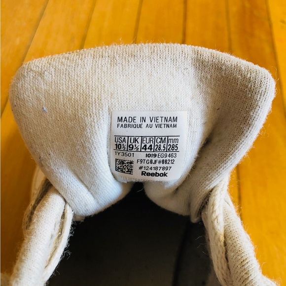 Reebok Classics Men’s US 10.5 All White - Picture 2 of 5